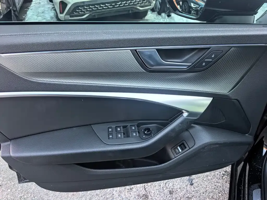 Audi A6L 2022 из CN, фото 9