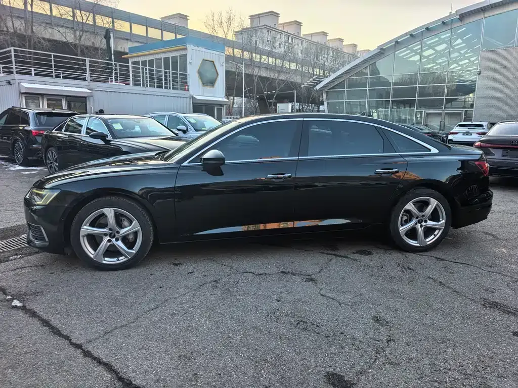 Audi A6L 2022 из CN, фото 3