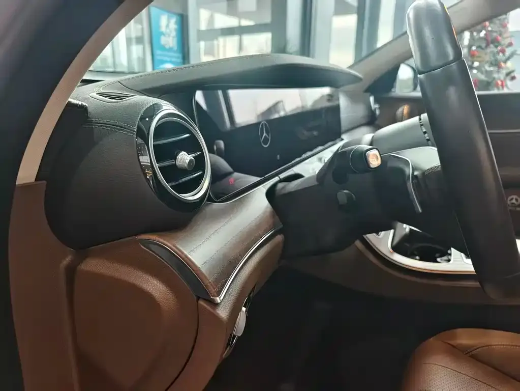 Mercedes-Benz E-Class 2022 из CN, фото 2
