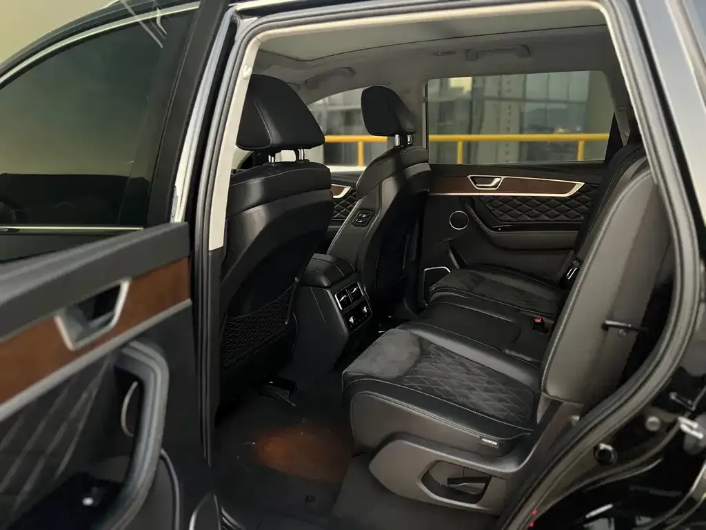 Hongqi HS7 2021 из CN, фото 3