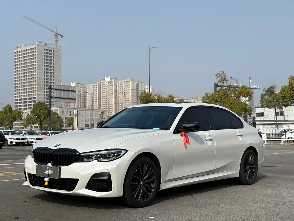 BMW 3 Series 2022 из CN, фото 1