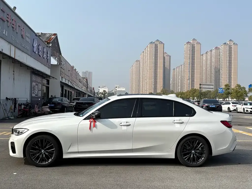 BMW 3 Series 2022 из CN, фото 9