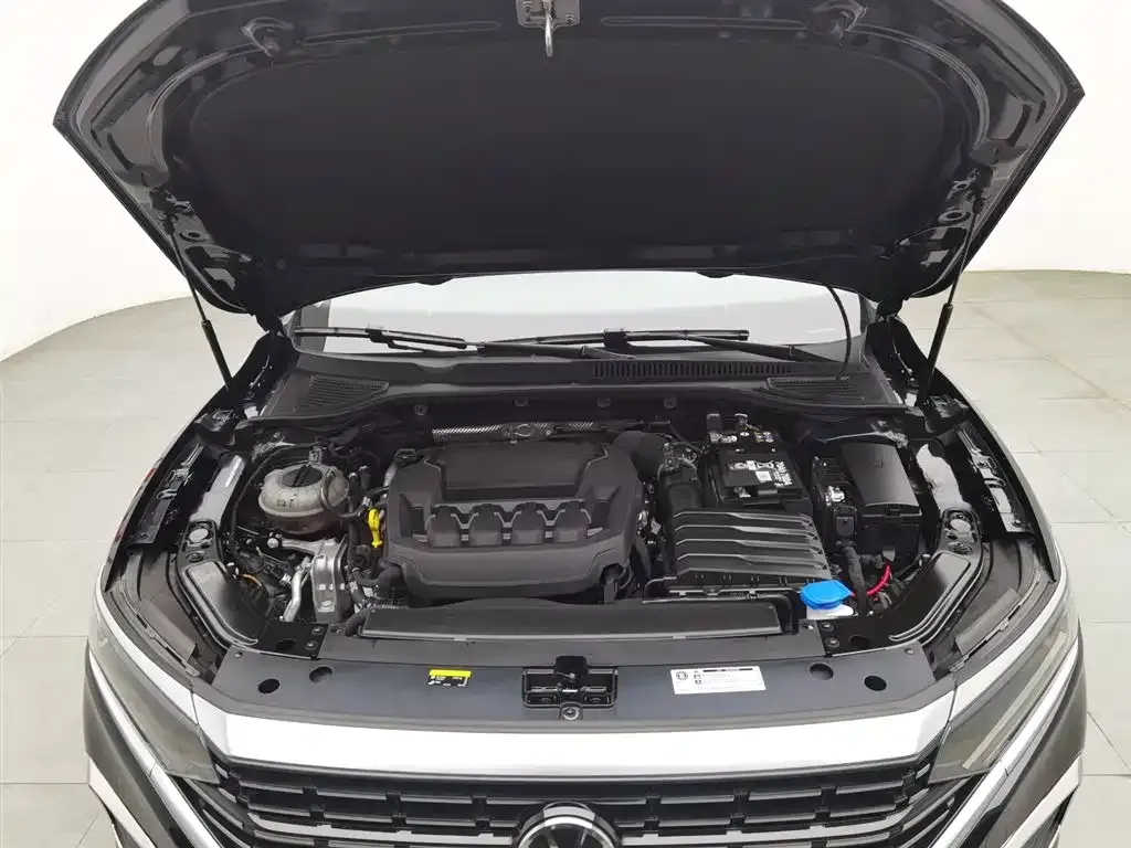 Volkswagen Passat 2024 из CN, фото 6