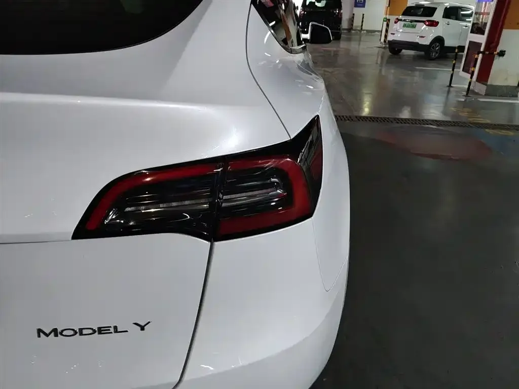 Tesla Model Y 2023 из CN, фото 4