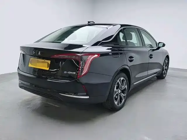 Hongqi E-QM5 2024 из CN, фото 2