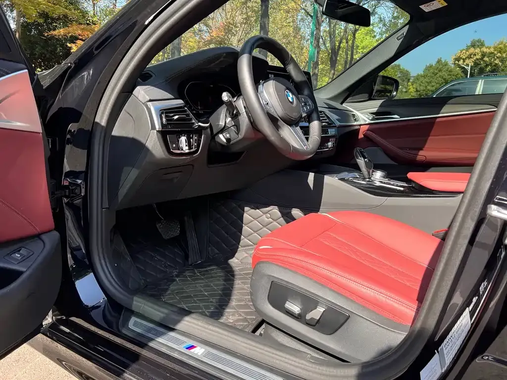 BMW 5 Series 2021 из CN, фото 2