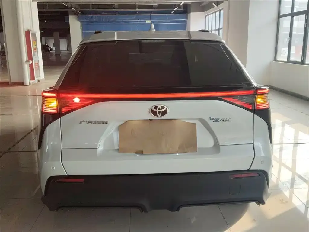 Toyota Platinum 4X 2024 из CN, фото 8