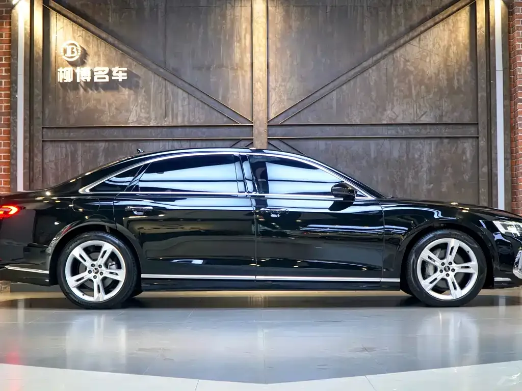 Audi A8 2023 из CN, фото 9