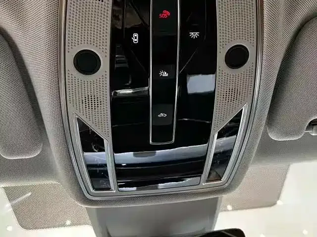 Audi A8 2024 из CN, фото 10