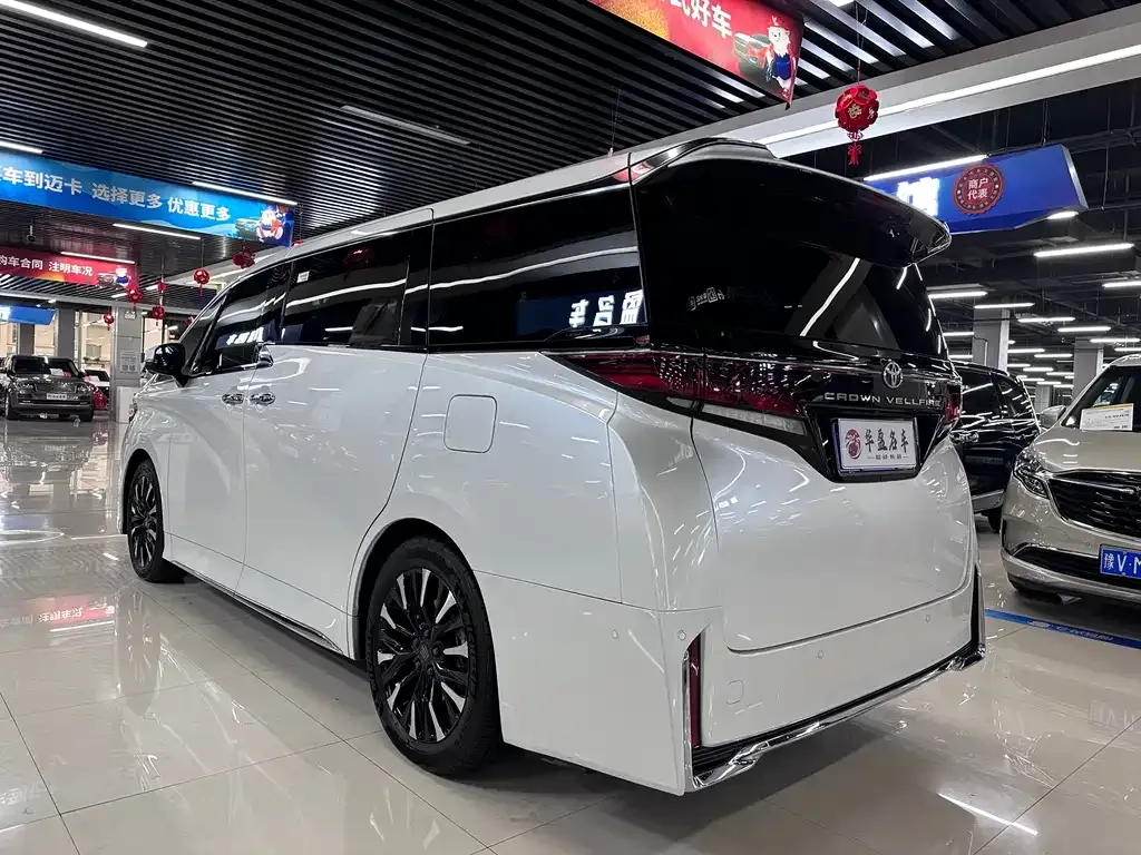 Toyota Vellfire 2023 из CN, фото 4