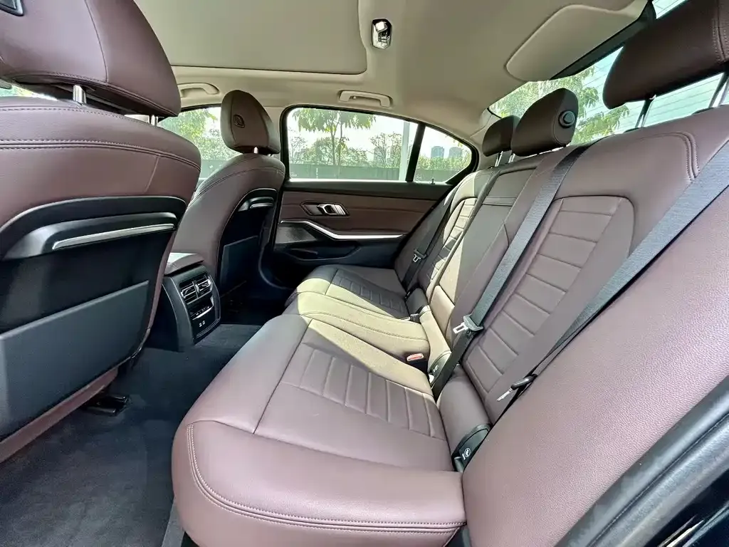 BMW 3 Series 2021 из CN, фото 3