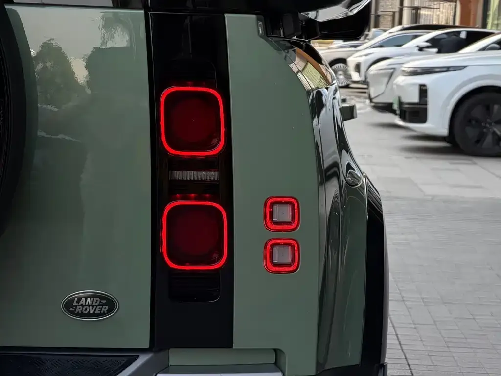 Land Rover Defender — фото 3