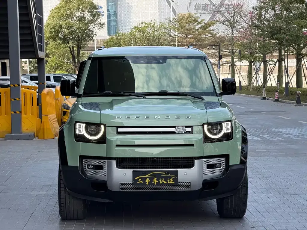 Land Rover Defender — фото 10