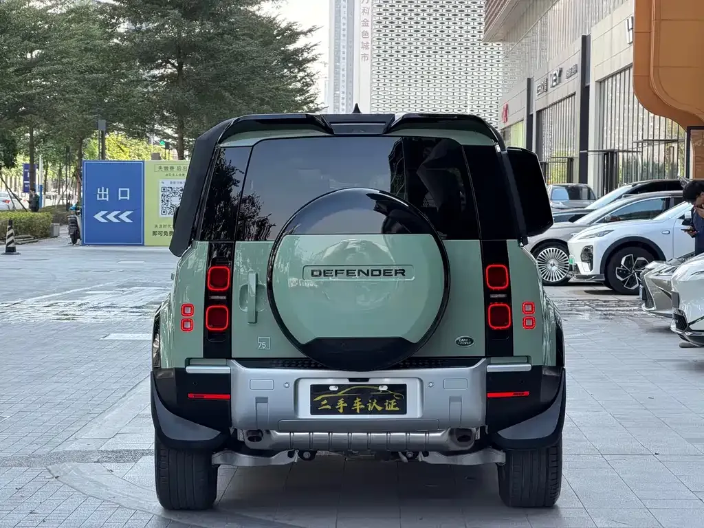 Land Rover Defender — фото 9