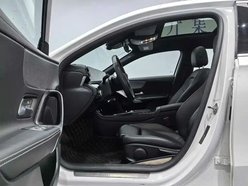 Mercedes-Benz A-Class 2025 из CN, фото 3