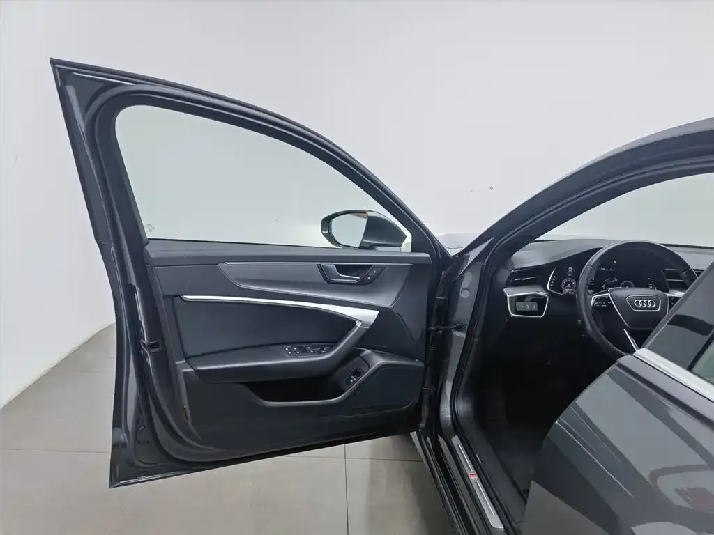 Audi A6L 2021 из CN, фото 4