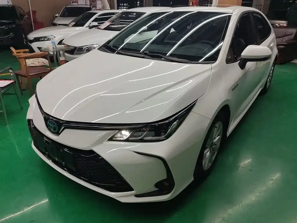 Toyota Corolla — фото 1
