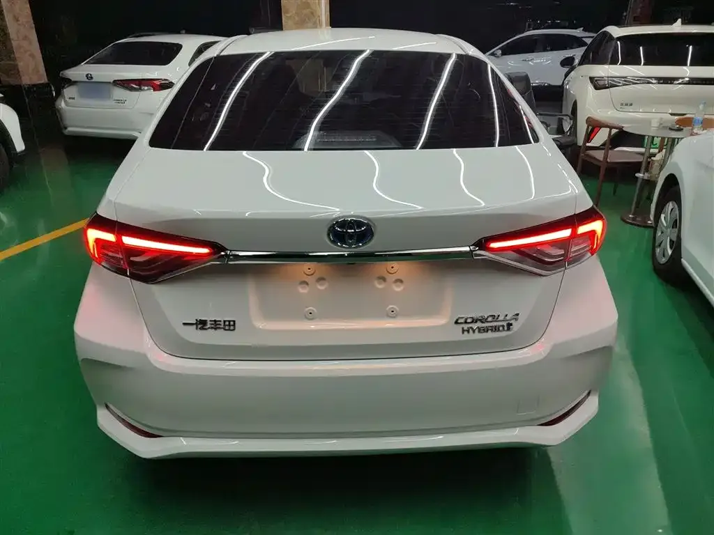 Toyota Corolla — фото 3