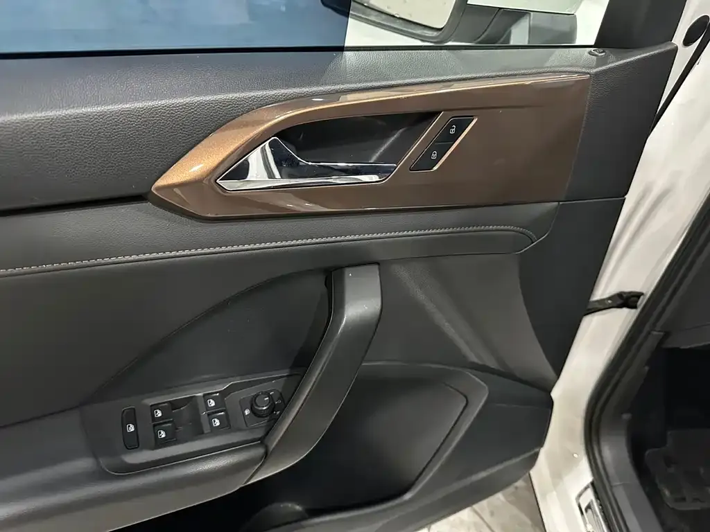 Volkswagen Tharu 2021 из CN, фото 4