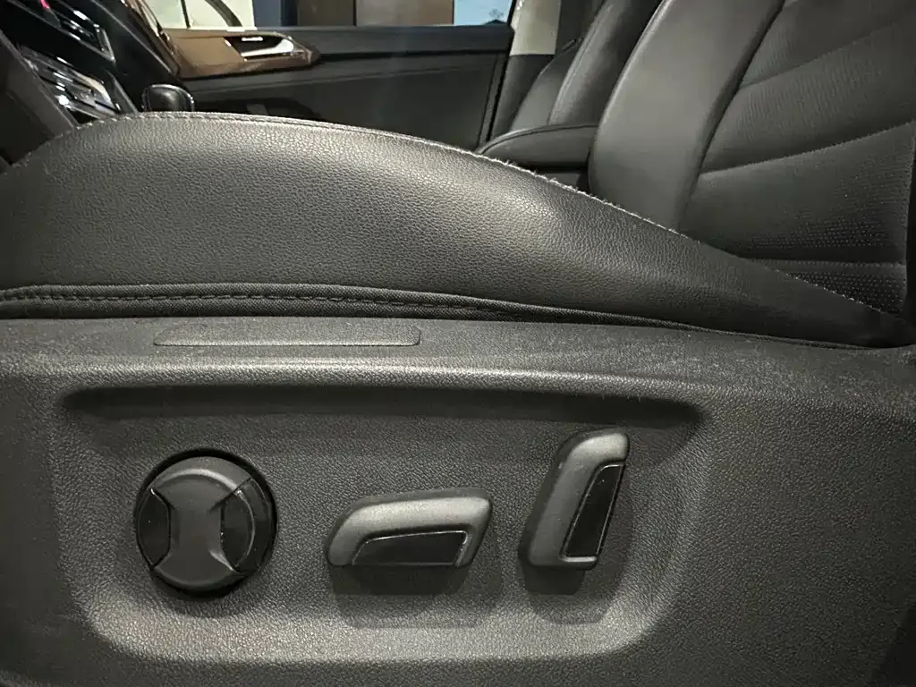 Volkswagen Tharu 2021 из CN, фото 9