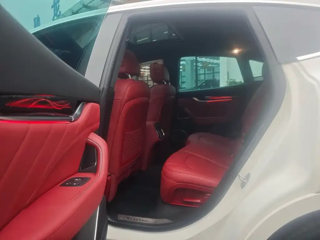 Maserati Levante 2024 из CN, фото 8
