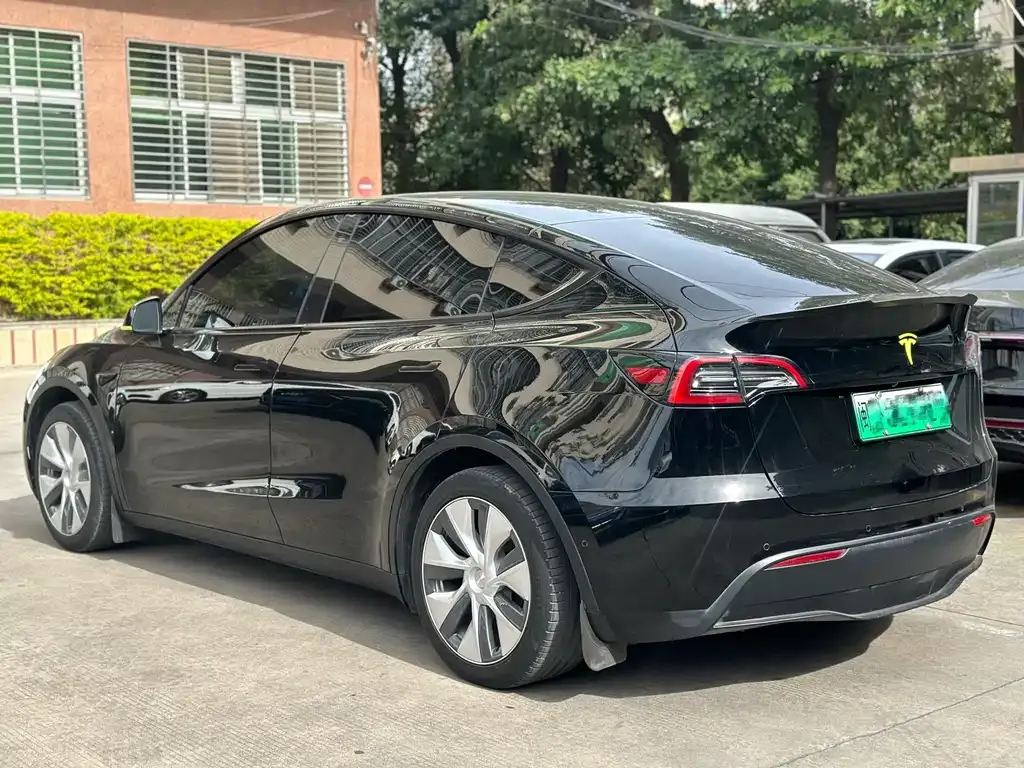 Tesla Model Y 2023 из CN, фото 3