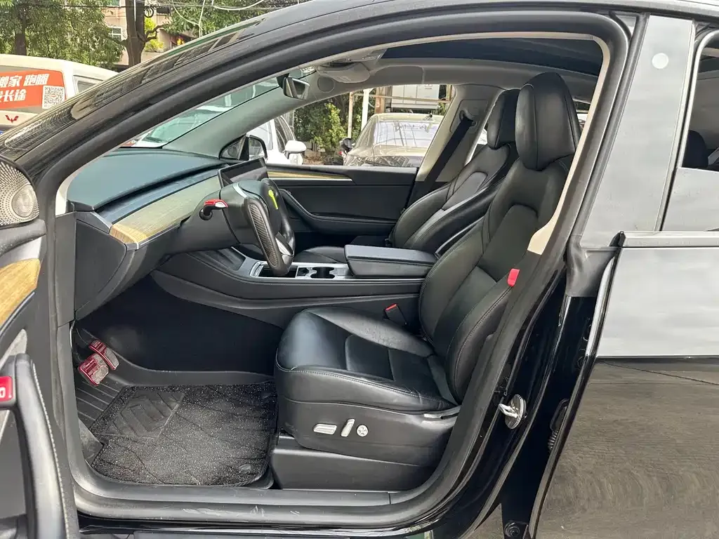 Tesla Model Y 2023 из CN, фото 4