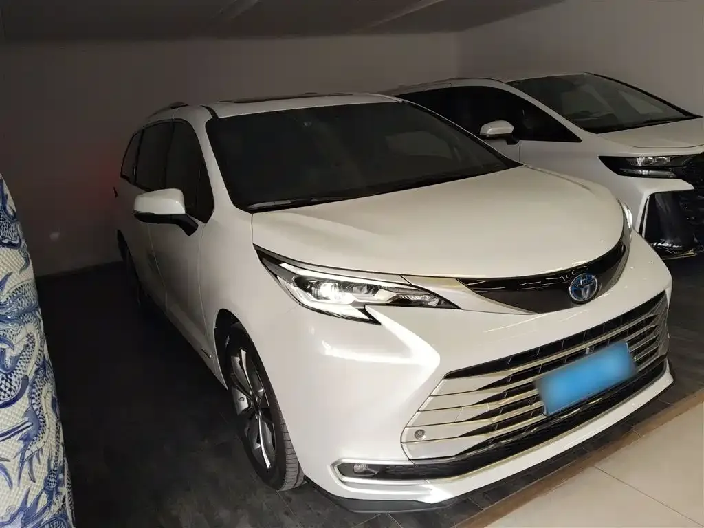 Toyota Sienna 2023 из CN, фото 10