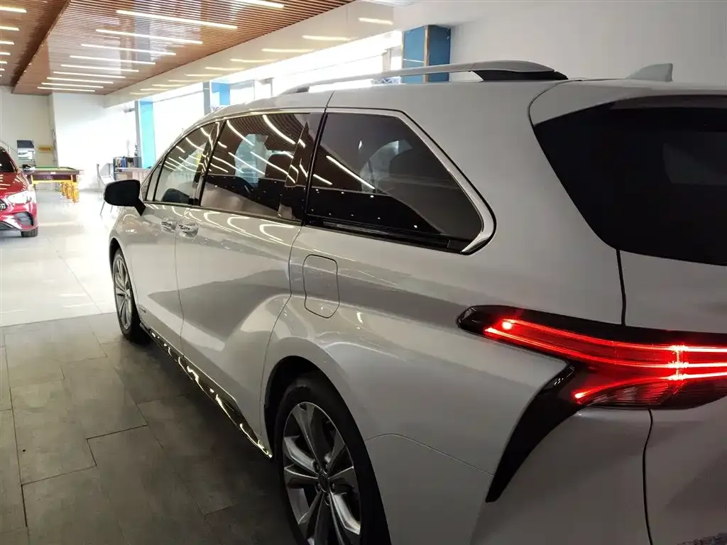 Toyota Sienna 2023 из CN, фото 6