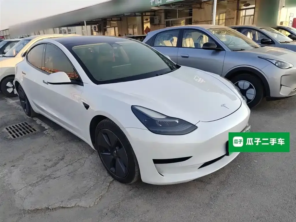 Tesla Model 3 — фото 10