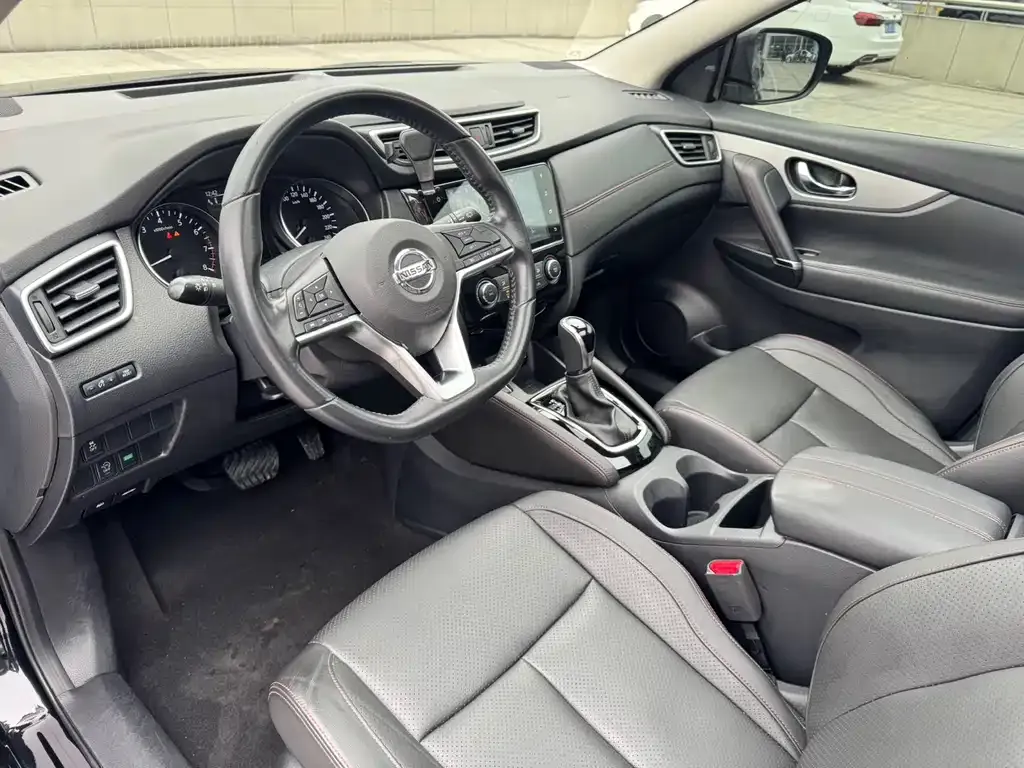 Nissan Qashqai 2021 из CN, фото 2