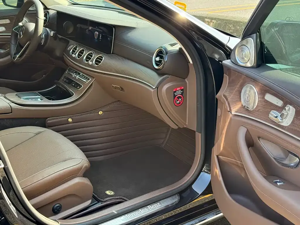 Mercedes-Benz E-Class 2023 из CN, фото 2