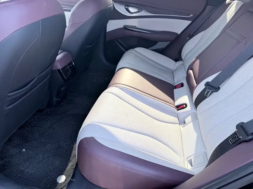 BYD Seal — фото 2
