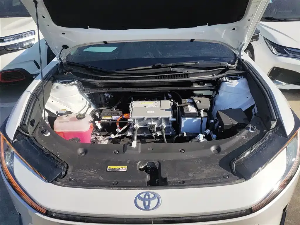 Toyota bZ5 2025 из CN, фото 7