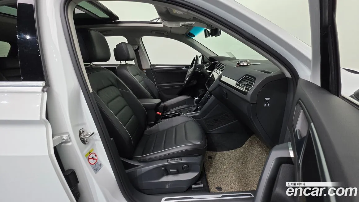 Volkswagen Tiguan — фото 10