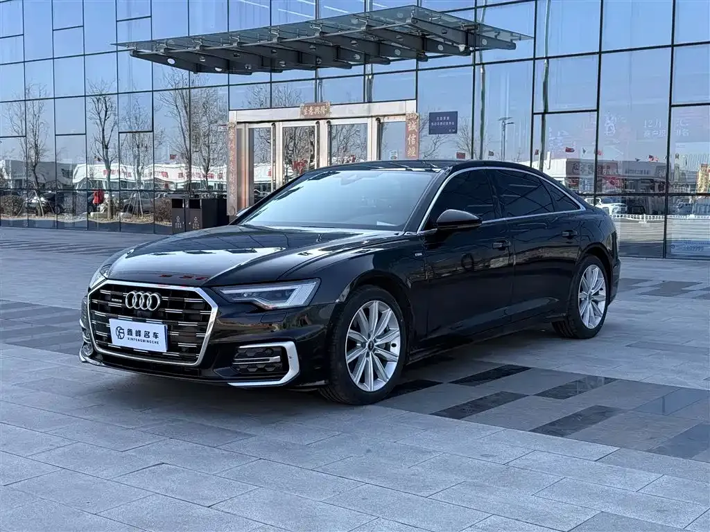 Audi A6L — фото 1
