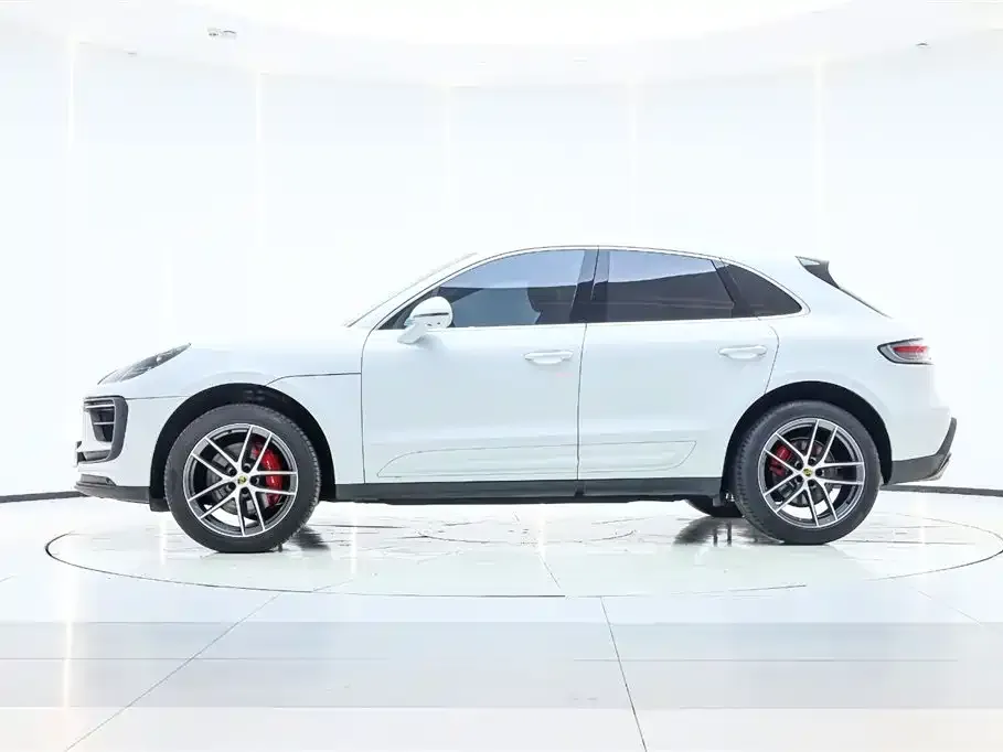 Porsche Macan — фото 9