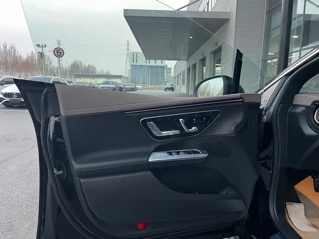Mercedes-Benz EQE 2025 из CN, фото 8