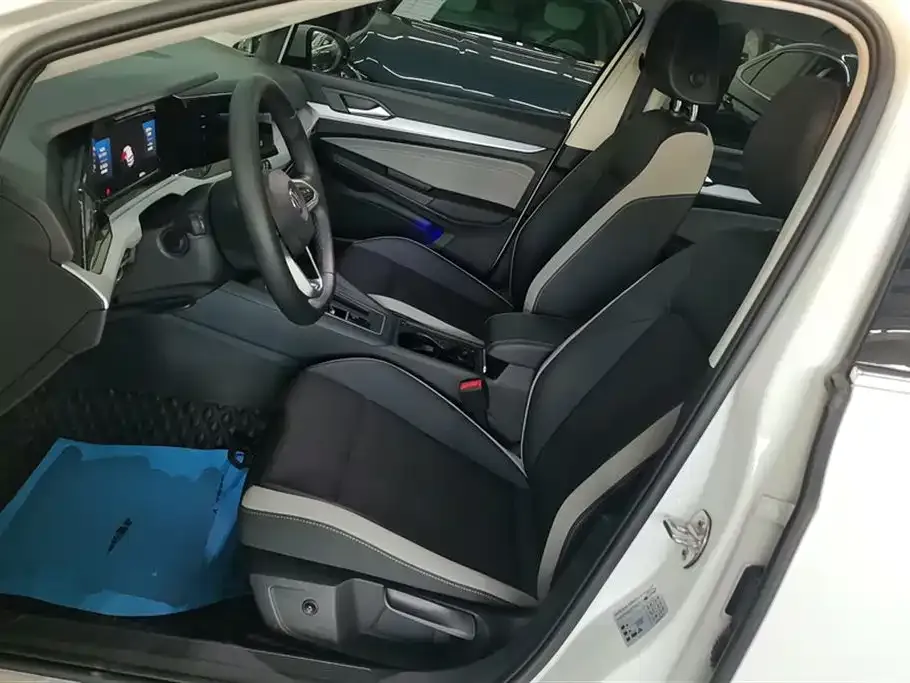 Volkswagen Golf 2022 из CN, фото 8