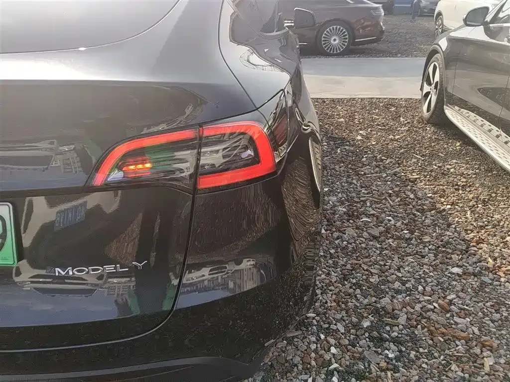 Tesla Model Y 2024 из CN, фото 4