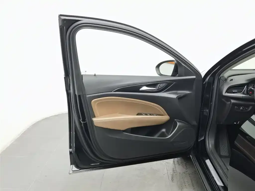 Buick Regal 2022 из CN, фото 2