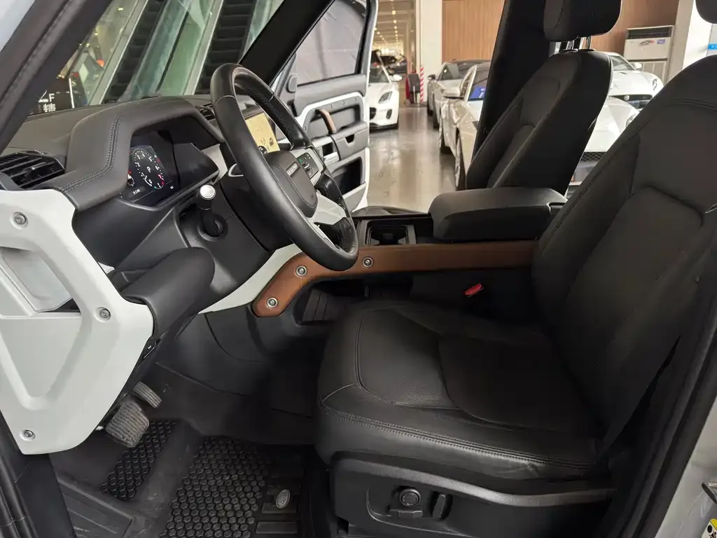 Land Rover Defender 2023 из CN, фото 3