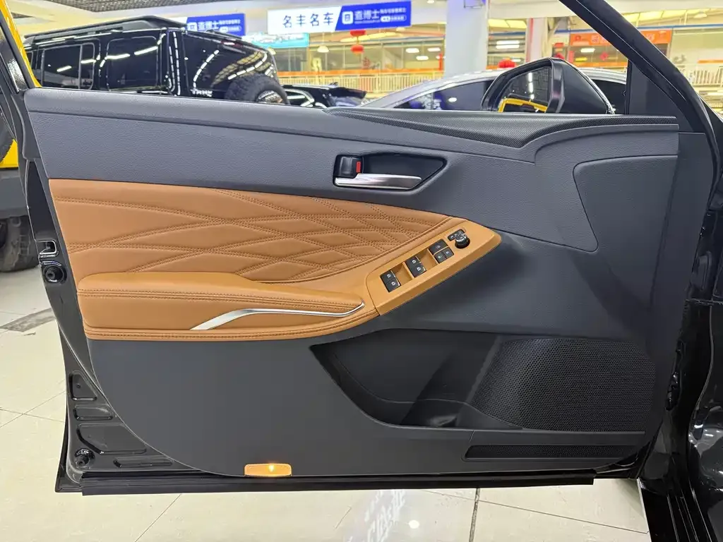 Toyota Avalon 2022 из CN, фото 7