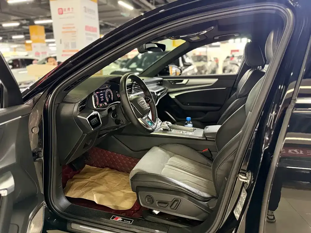 Audi A6L 2022 из CN, фото 10