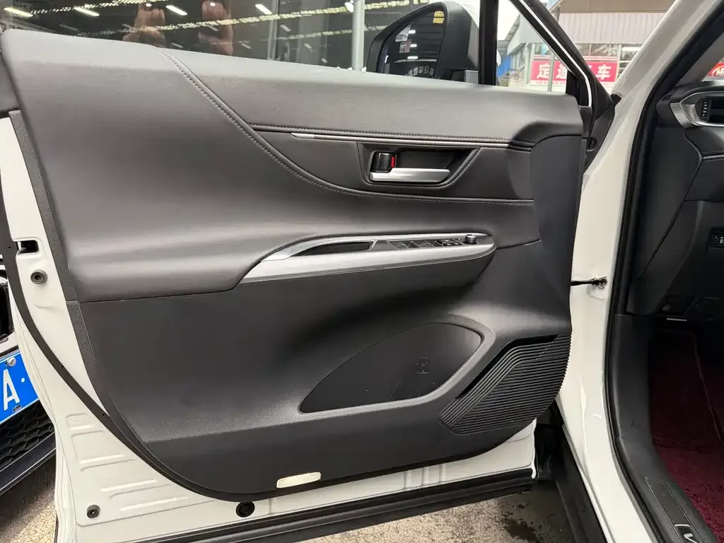 Toyota Venza 2024 из CN, фото 9