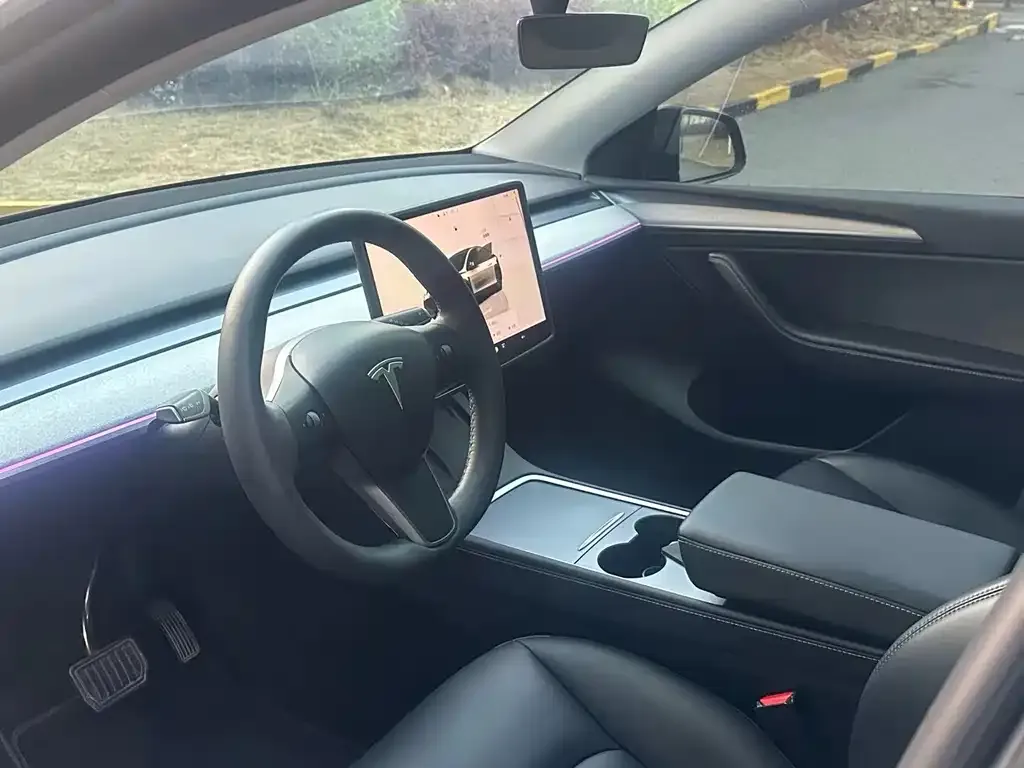 Tesla Model Y 2024 из CN, фото 2