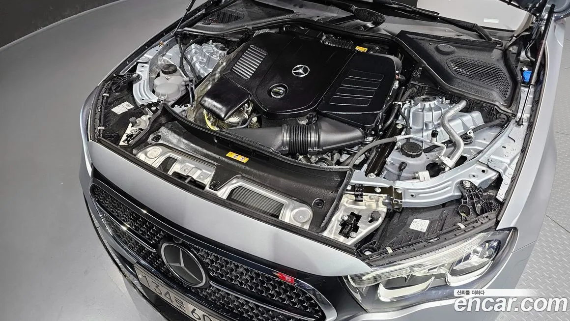 Mercedes-Benz E-Class — фото 10