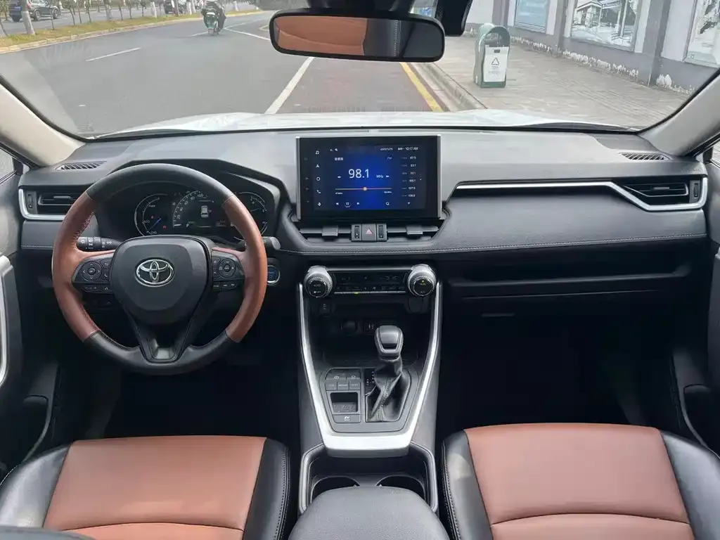 Toyota RAV4 2023 из CN, фото 10