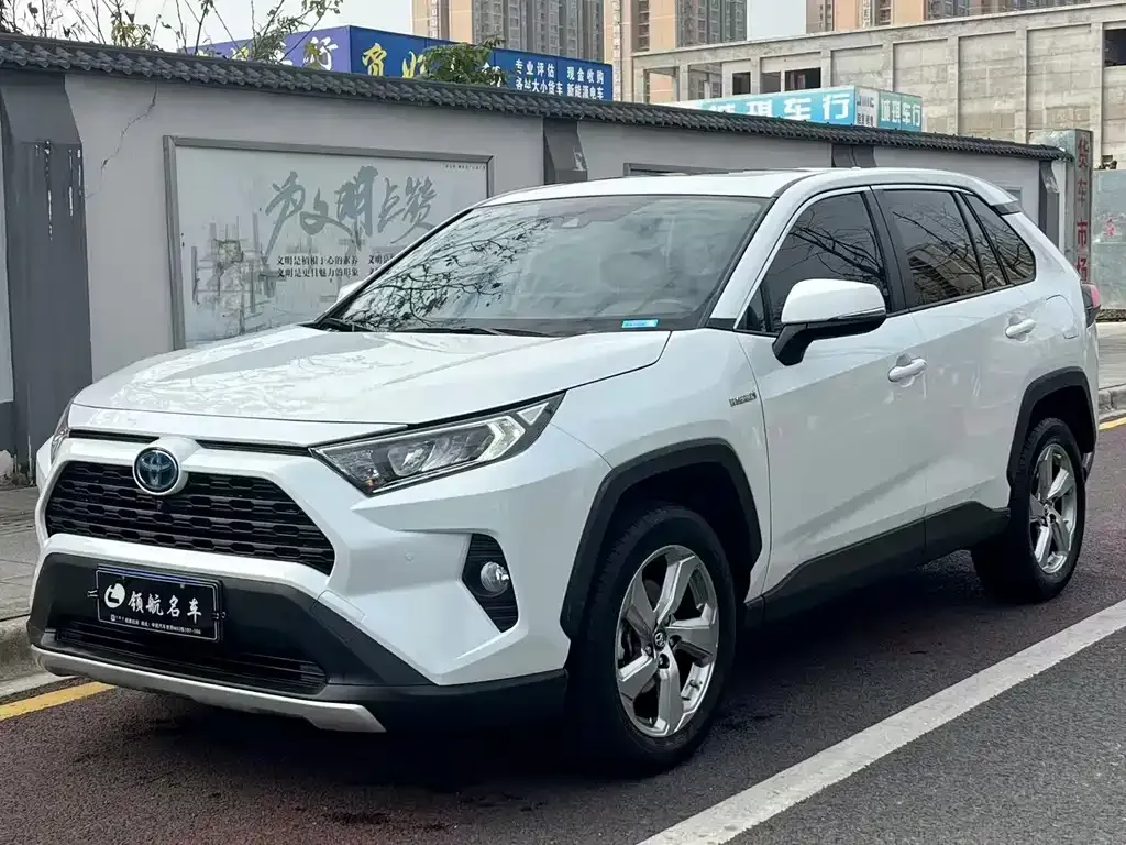 Toyota RAV4 2023 из CN, фото 2