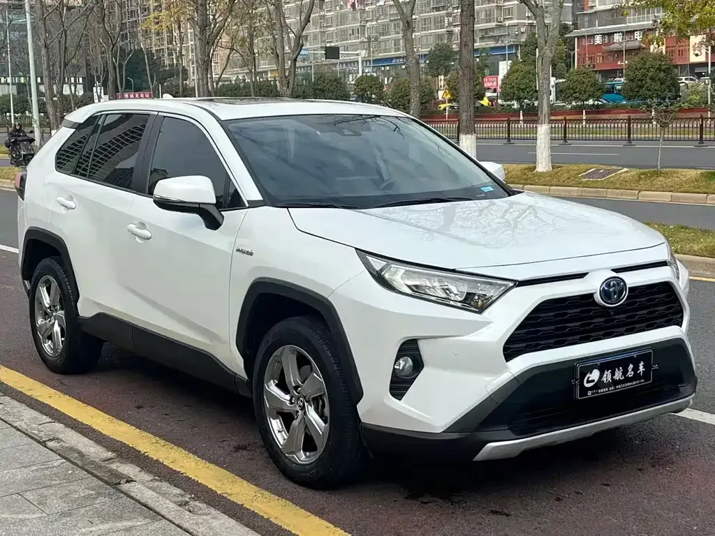 Toyota RAV4 2023 из CN, фото 3